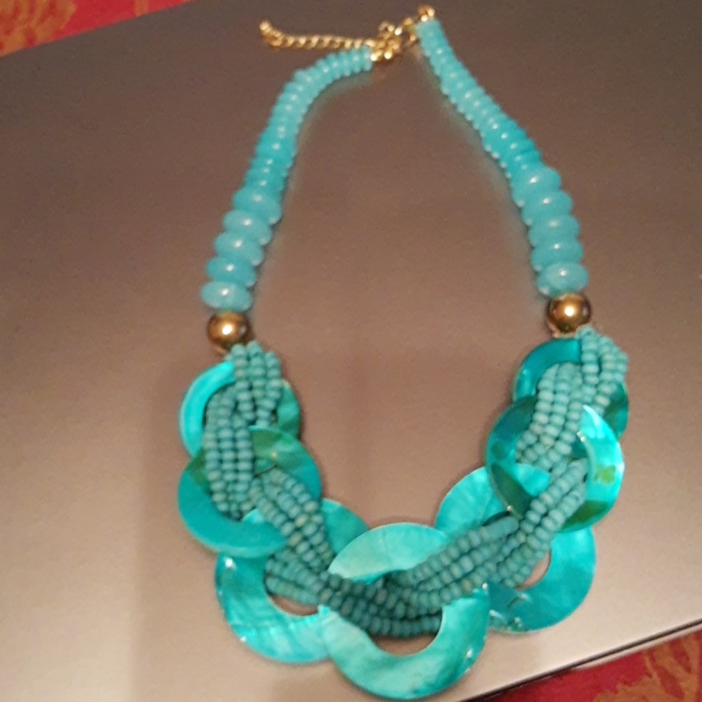 Blue turquoise colored necklace - Picture 1 of 4